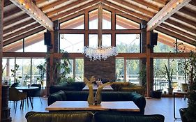 Парк-готель Щастя